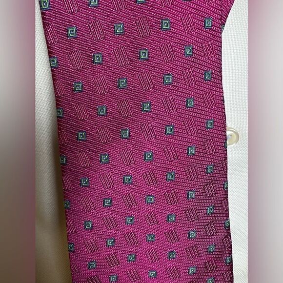 Hickey-Freeman Silk Magenta Tie w/Blue & Green Squares Perfect Condition - Picture 3 of 3